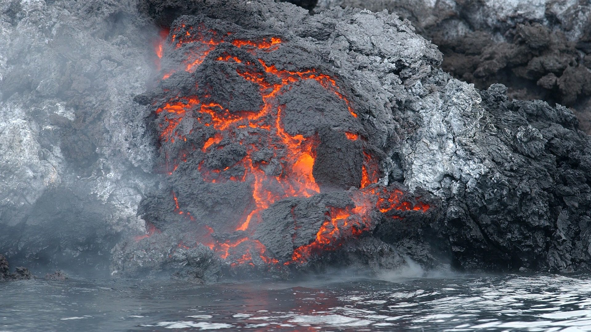 Scoperti vulcani sottomarini al largo della sicilia